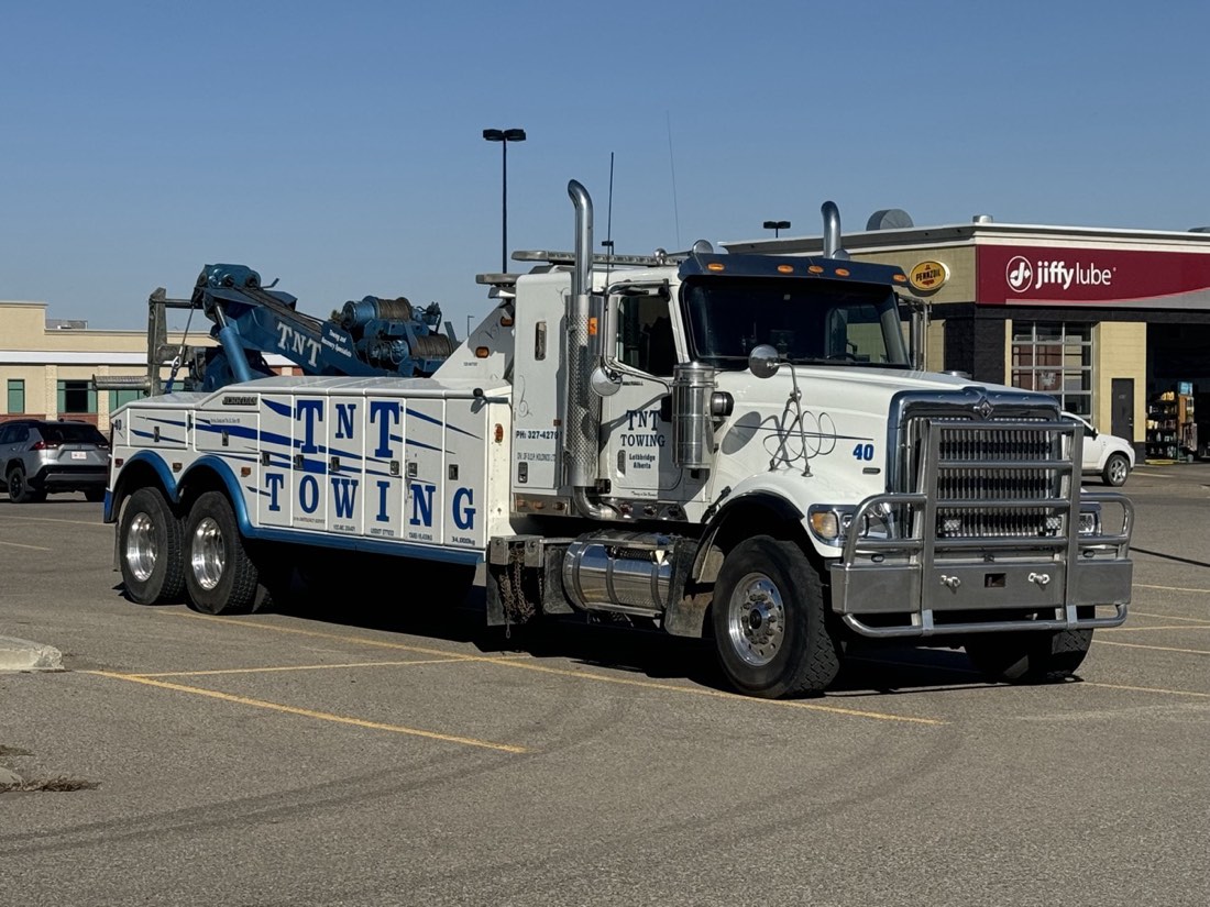 TNT heavy-duty wrecker, Unit 40