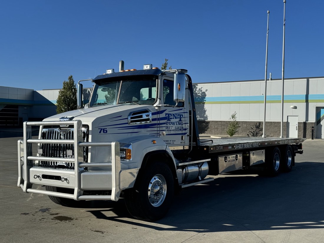TNT Towing rollback flatbed, Unit 76