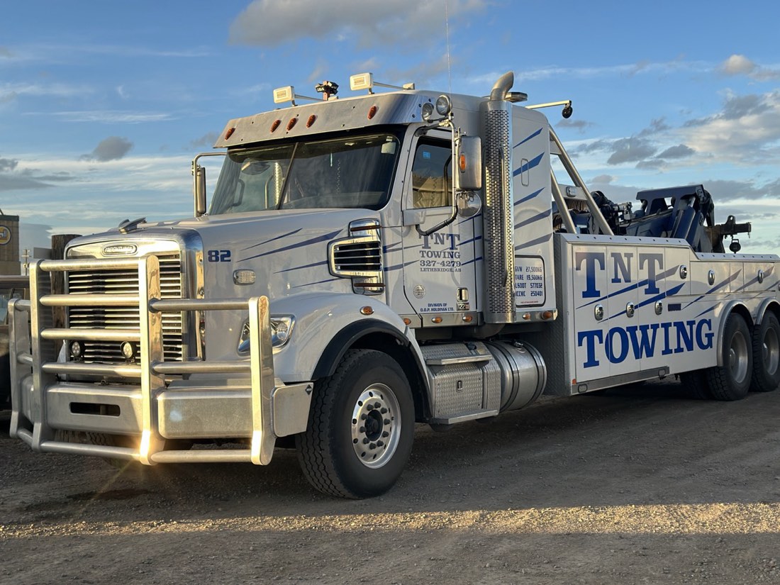 TNT heavy-duty wrecker